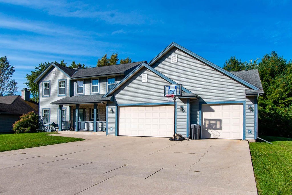 Photo of 1240 N Water STREET, Watertown, WI 53098 (MLS # 1982907)