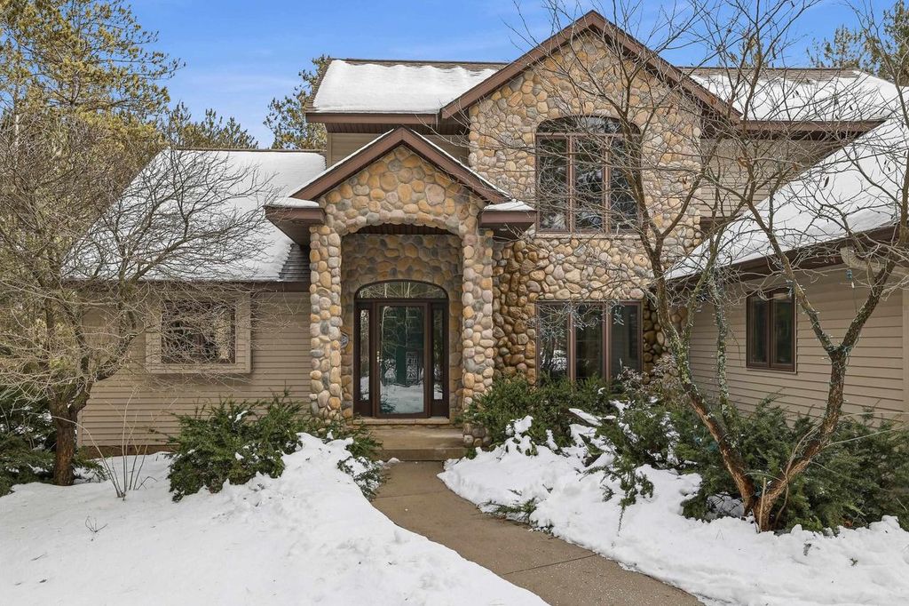 Photo of 1665 S Ponderosa DRIVE, Stevens Point, WI 54482 (MLS # 22600103)