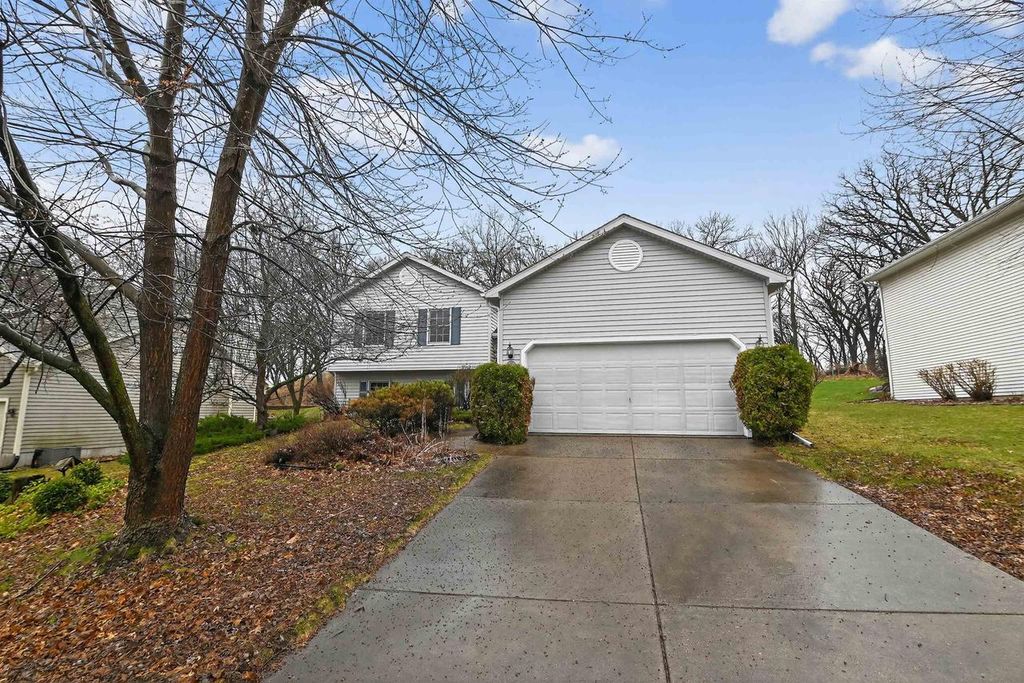 Photo of 2806 Wentworth DRIVE, Madison, WI 53719 (MLS # 2019838)