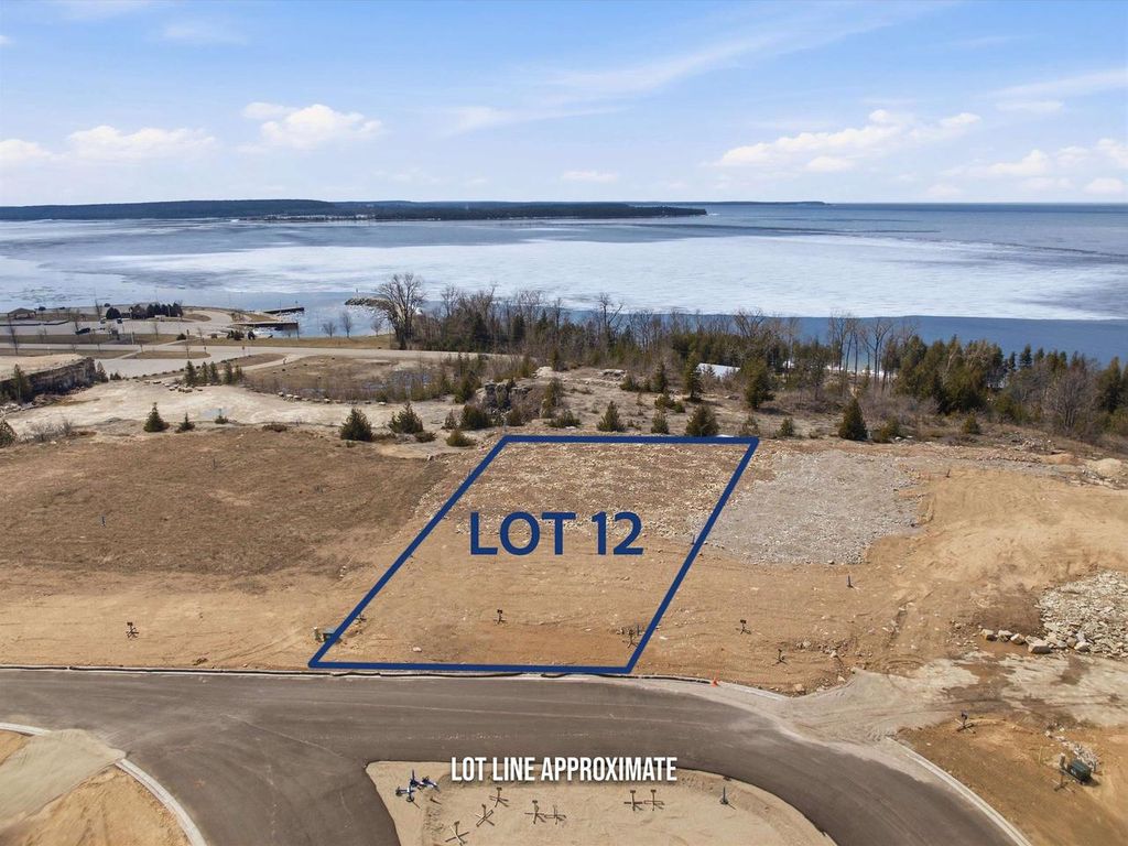 Photo of Quarry Bluff COURT, Sturgeon Bay, WI 54235 (MLS # 50325153)