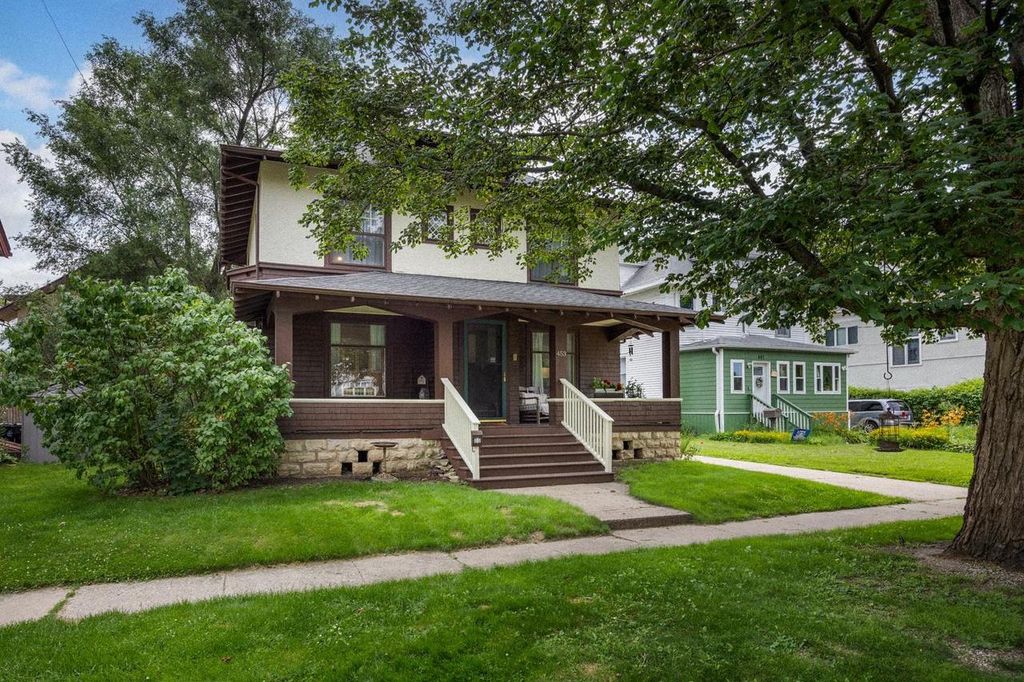 Photo of 453 Central AVENUE, Beloit, WI 53511 (MLS # 2027289)