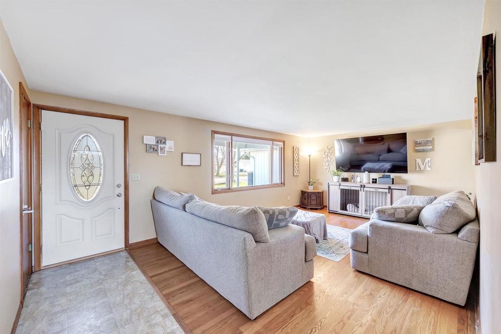 Photo of 3012 Lawndale DRIVE, Green Bay, WI 54311 (MLS # 50323975)