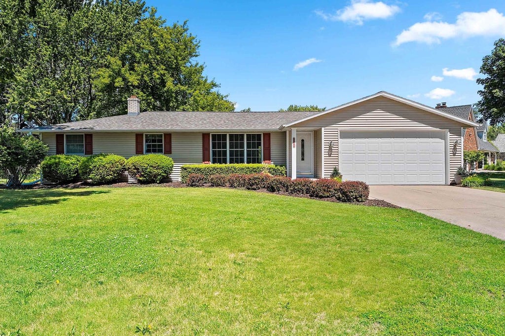 Photo of 2758 Otto COURT, Green Bay, WI 54313 (MLS # 50328012)