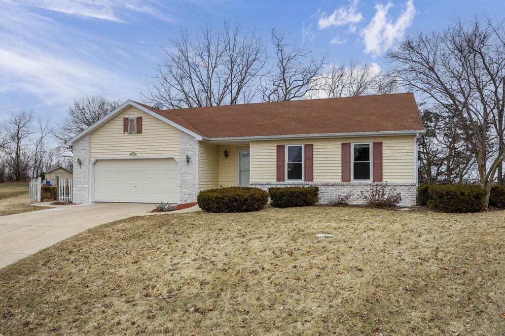 Photo of 902 Anna COURT, Waterloo, WI 53594 (MLS # 2017023)