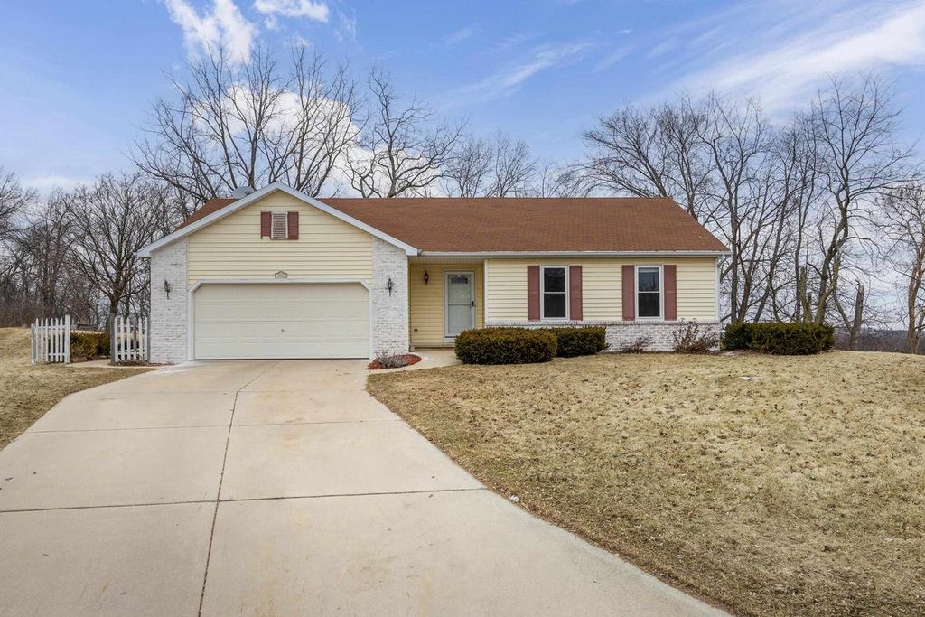 Photo of 902 Anna COURT, Waterloo, WI 53594 (MLS # 2017023)