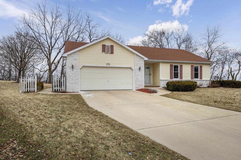 Photo of 902 Anna COURT, Waterloo, WI 53594 (MLS # 2017023)