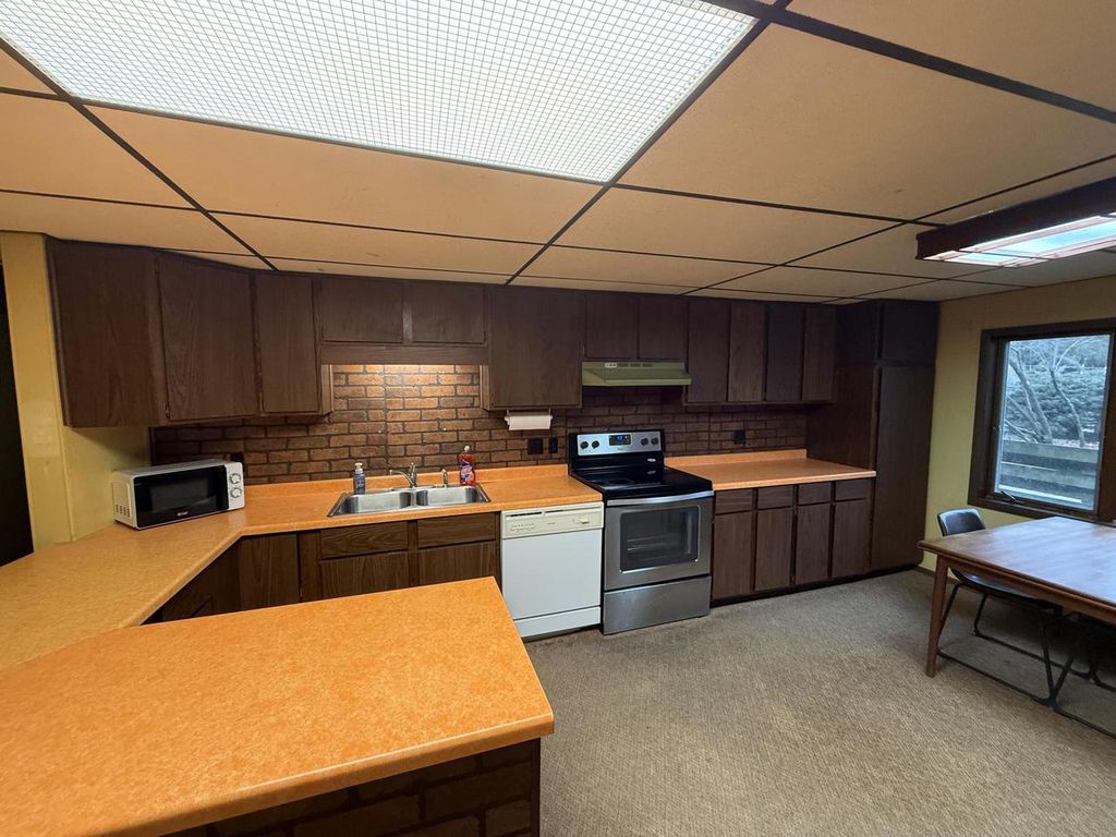 Photo of 1008 Parkway BOULEVARD, Two Rivers, WI 54241 (MLS # 1952045)