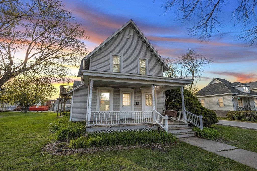 Photo of 434 S Jackson STREET, Green Bay, WI 54301 (MLS # 50324516)