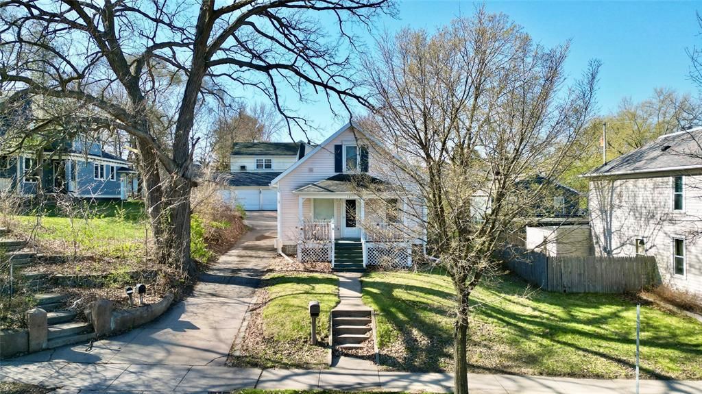 Photo of 1211 Main STREET, Eau Claire, WI 54701 (MLS # 1600297)