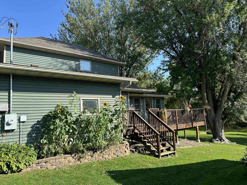 Photo of 202 W 10th STREET, Neillsville, WI 54456 (MLS # 22504439)