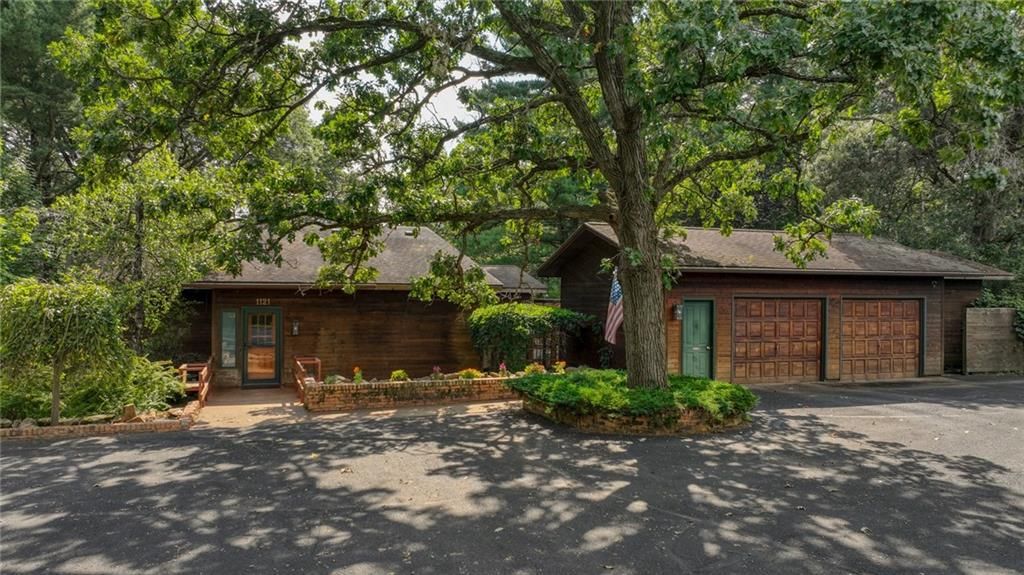 Photo of 1121 E Lowes Creek ROAD, Eau Claire, WI 54701 (MLS # 1595570)