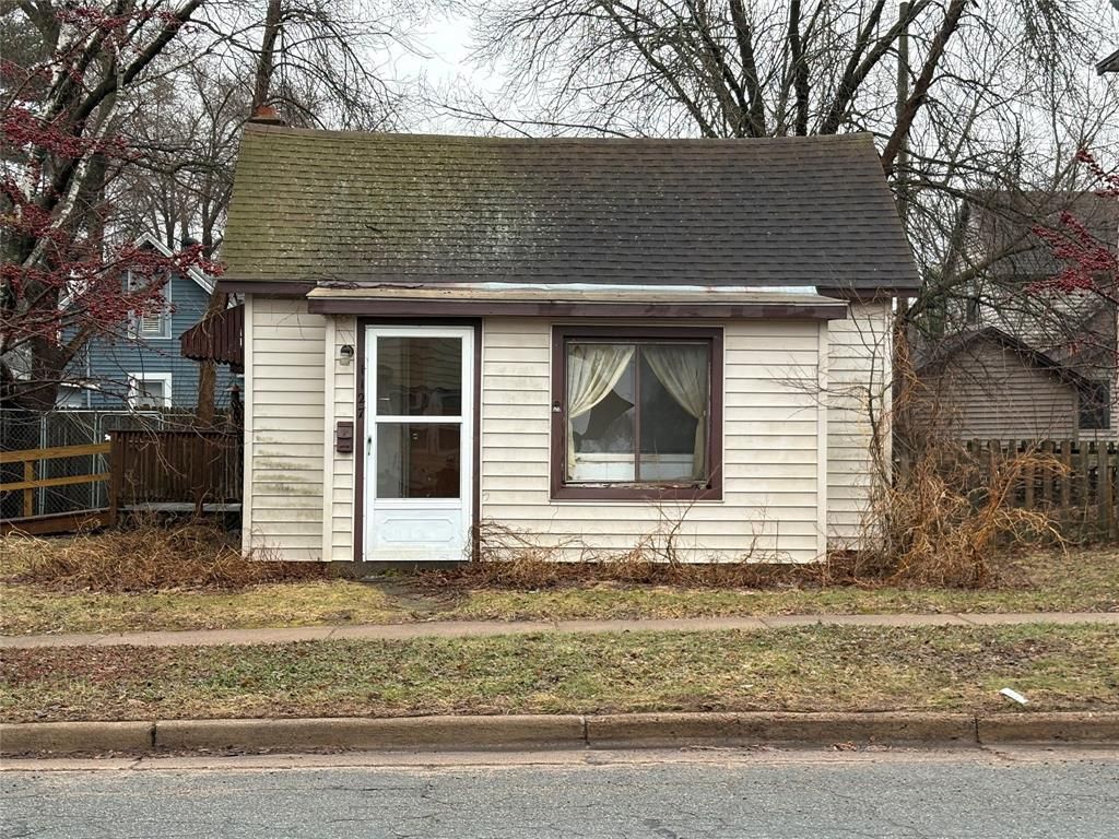 Photo of 1127 E Madison STREET, Eau Claire, WI 54703 (MLS # 1599396)