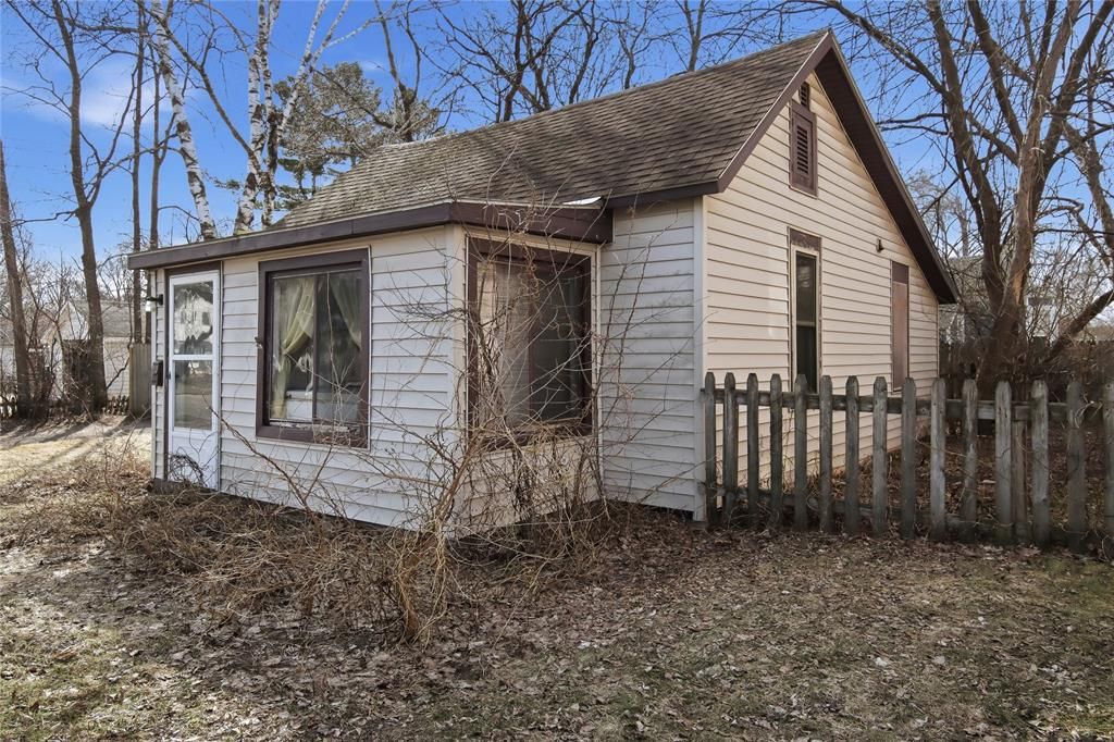 Photo of 1127 E Madison STREET, Eau Claire, WI 54703 (MLS # 1599396)