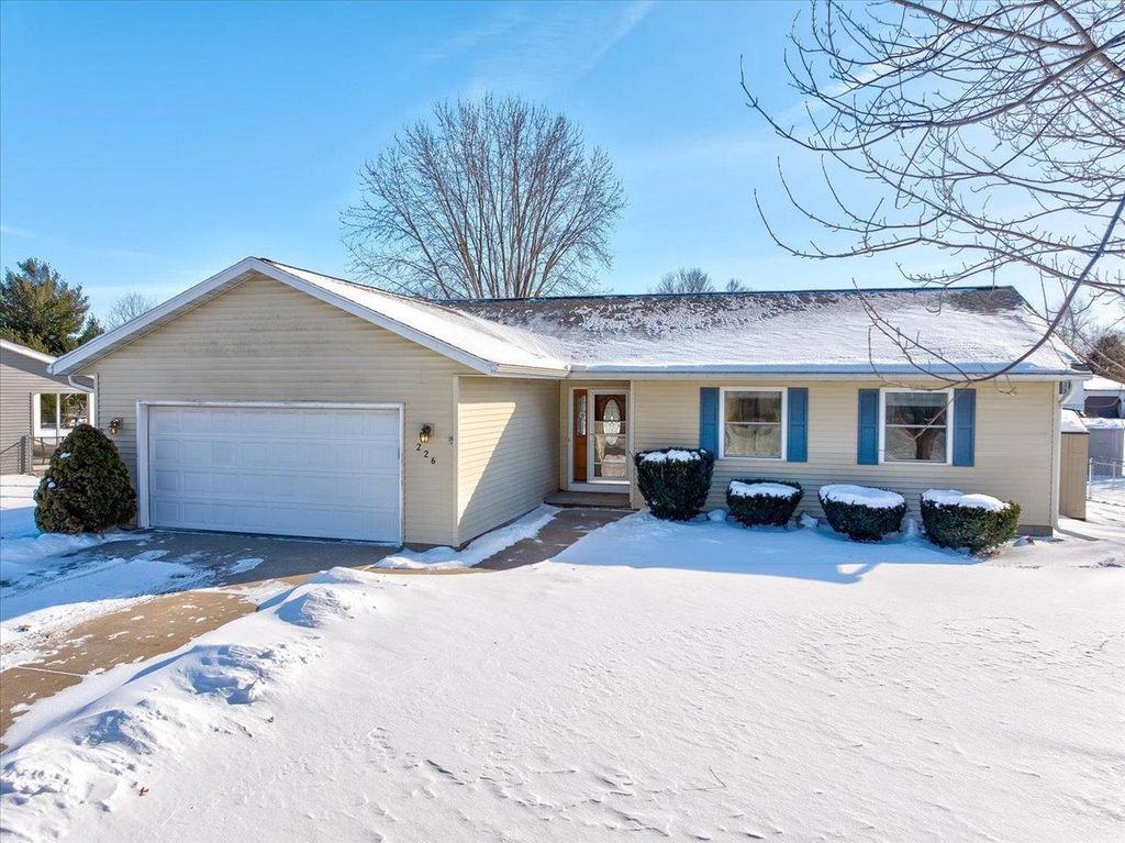 Photo of 226 Bowlavard AVENUE, Belleville, WI 53508 (MLS # 2013413)