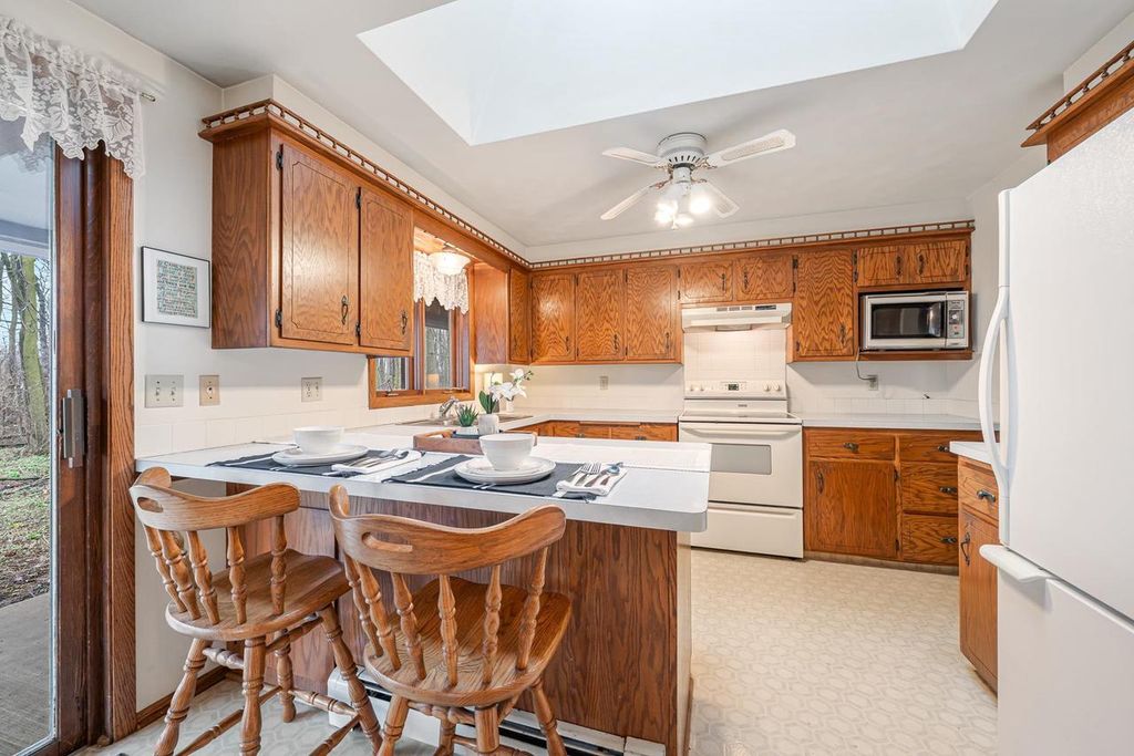 Photo of N9237 County Road N Rd, Appleton, WI 54915 (MLS # 50323799)