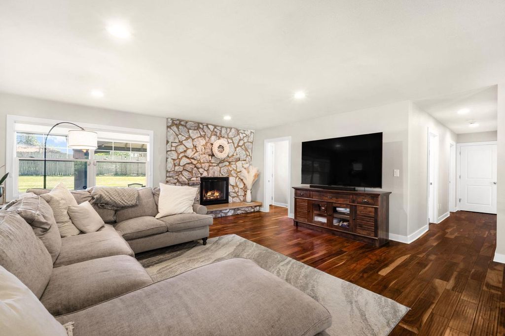 Photo of N97W15817 Burr Oak ROAD, Germantown, WI 53022 (MLS # 1971562)