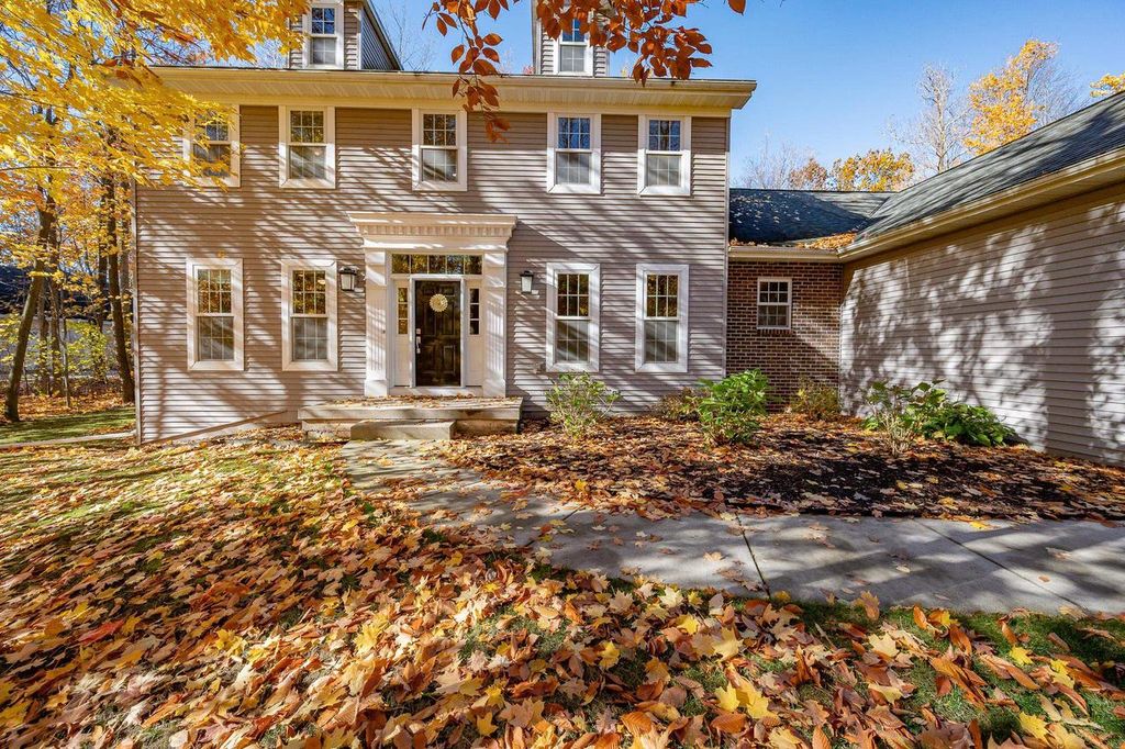 Photo of 1881 Deer Trail COURT, Luxemburg, WI 54217 (MLS # 50317739)