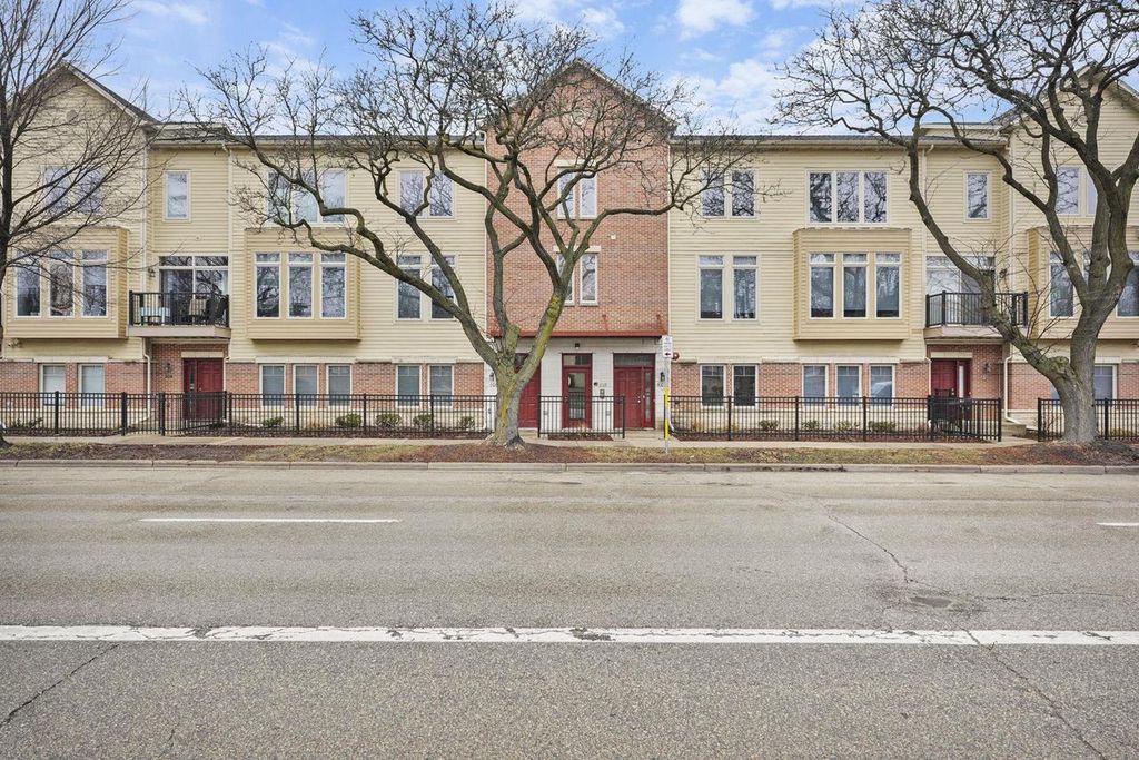 Photo of 508 N Midvale BOULEVARD #302, Madison, WI 53705 (MLS # 2017095)