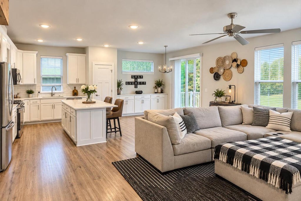 Photo of 924 Foxwalk DRIVE, Waterford, WI 53185 (MLS # 1984452)