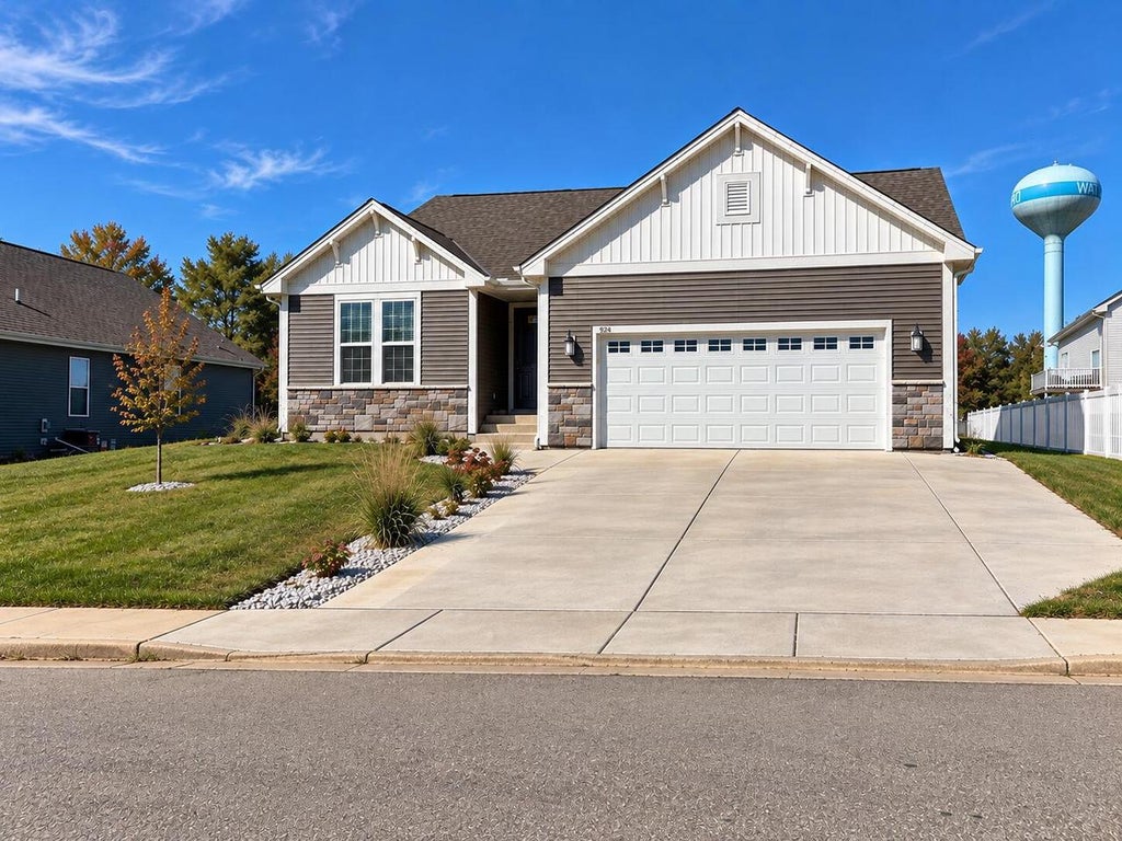 Photo of 924 Foxwalk DRIVE, Waterford, WI 53185 (MLS # 1984452)