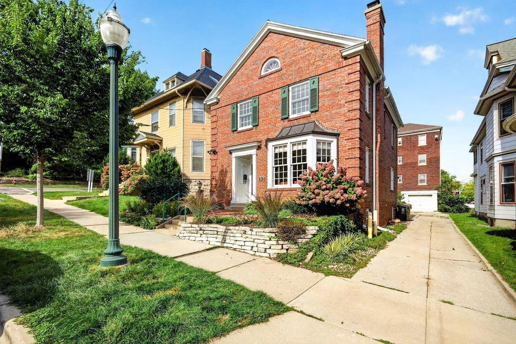 Photo of 317 N Pinckney STREET, Madison, WI 53703 (MLS # 2033351)
