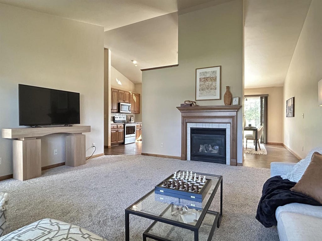 Photo of 1916 Pink Dogwood WAY, Green Bay, WI 54313 (MLS # 50334033)