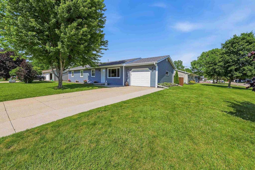 Photo of 1103 Lombardi LANE, Beaver Dam, WI 53916 (MLS # 2026585)