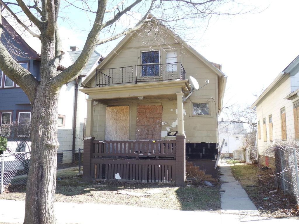 Photo of 3578 N 10th STREET, Milwaukee, WI 53206 (MLS # 1952582)