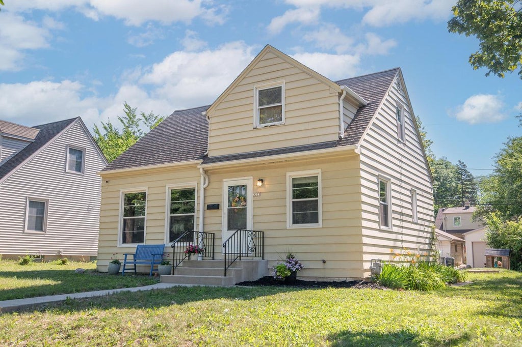 Photo of 3222 N 82nd STREET, Milwaukee, WI 53222 (MLS # 1970341)