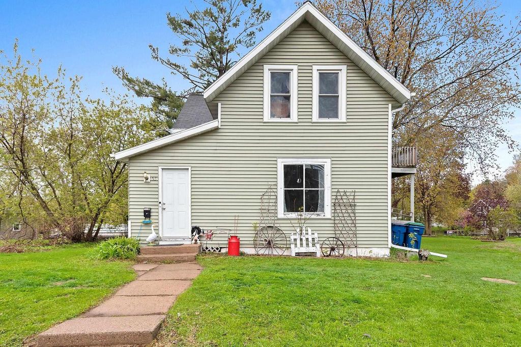 Photo of 63 N 12th STREET, Clintonville, WI 54929 (MLS # 50325350)