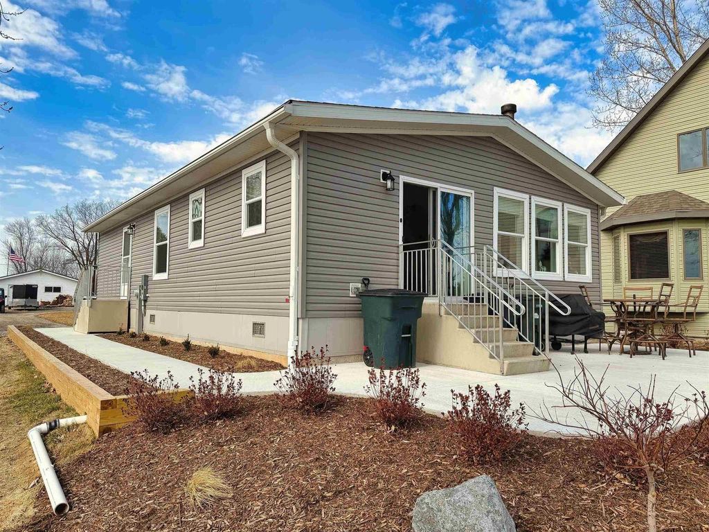 Photo of 7852 S US Highway 45, Oshkosh, WI 54902 (MLS # 50322233)