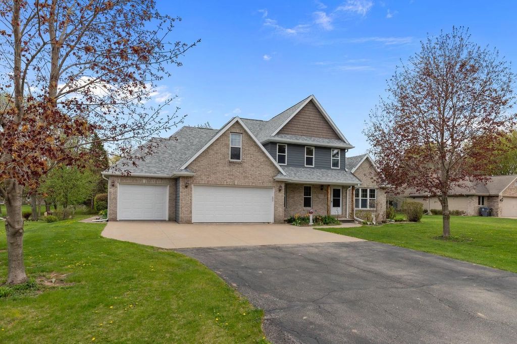 Photo of W6173 Long COURT, Appleton, WI 54914 (MLS # 50325034)