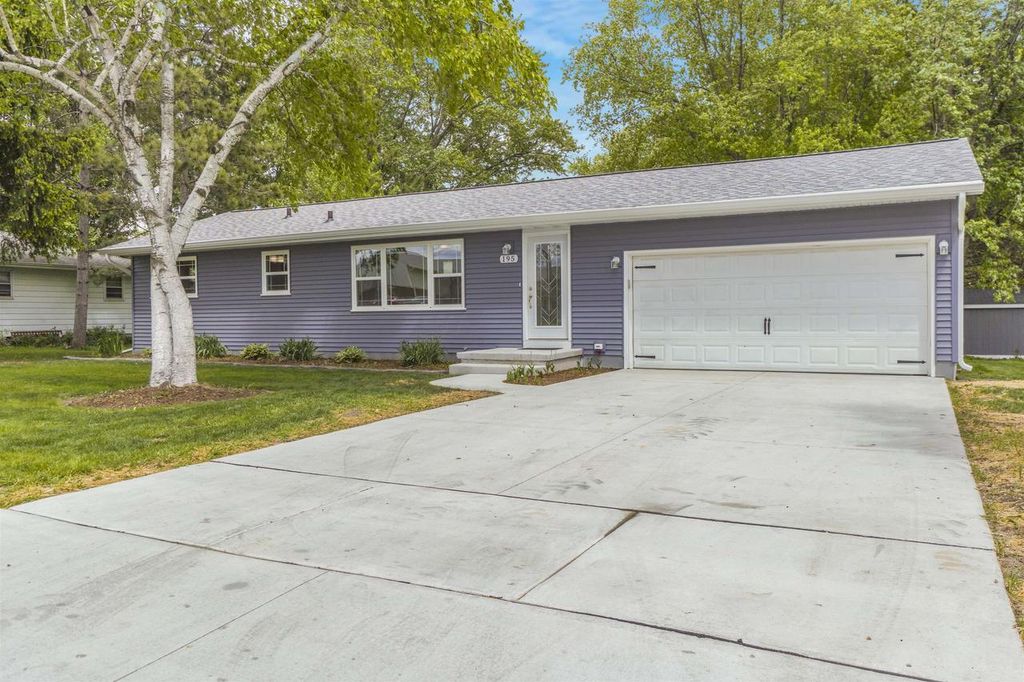 Photo of 195 Amber TRAIL, Sun Prairie, WI 53590 (MLS # 2023401)