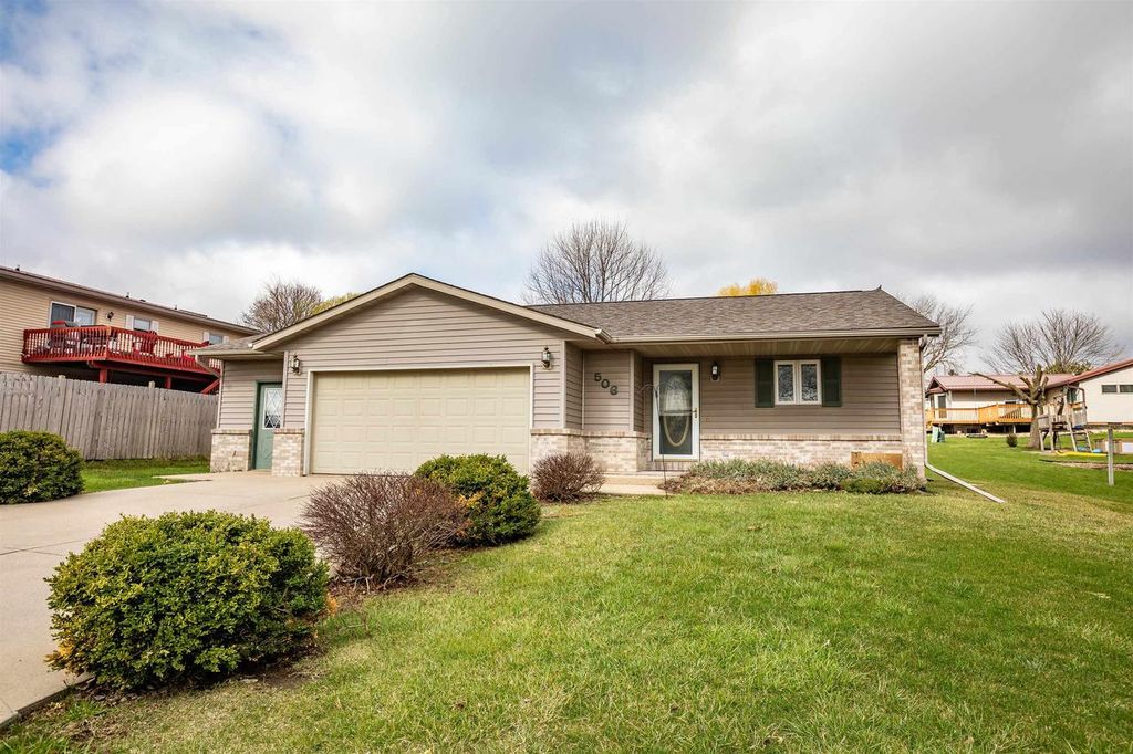 Photo of 506 Bray STREET, Dodgeville, WI 53533 (MLS # 2020510)