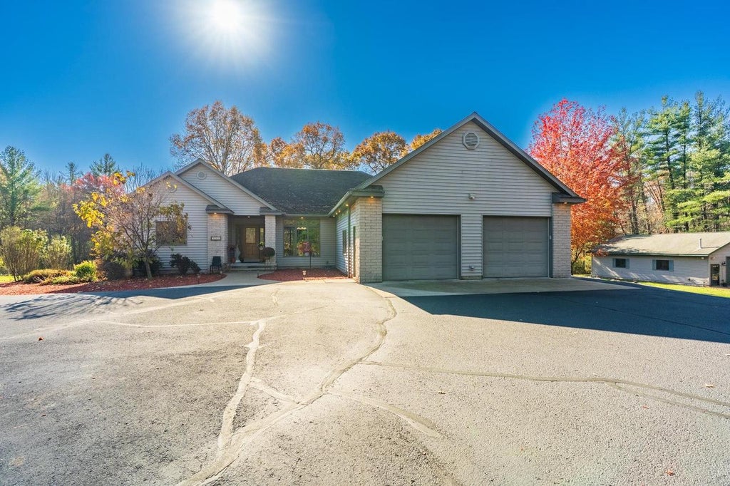 Photo of 5530 Washington STREET, Wisconsin Rapids, WI 54494 (MLS # 22605311)