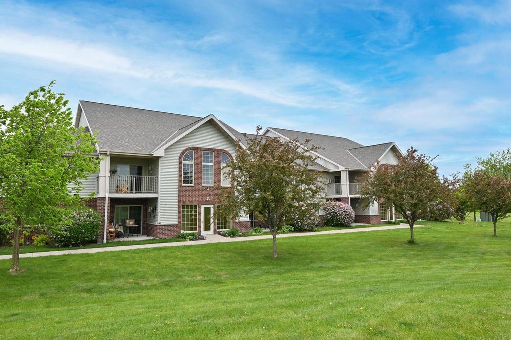 Photo of W1062 Marietta AVENUE #305, Ixonia, WI 53036 (MLS # 1964162)