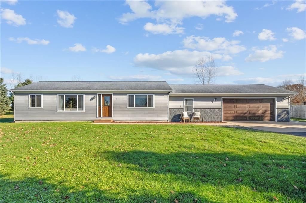 Photo of 1281 W Northstar LANE, Eau Claire, WI 54703 (MLS # 1596991)