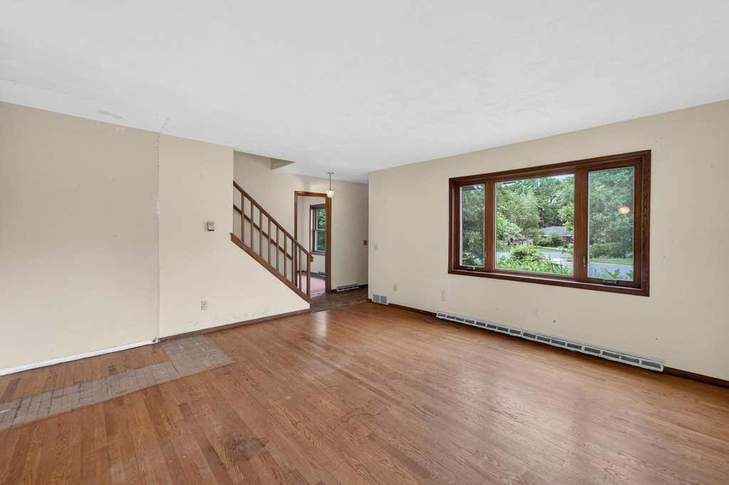 Photo of 1605 Maple STREET, Middleton, WI 53562 (MLS # 2025917)
