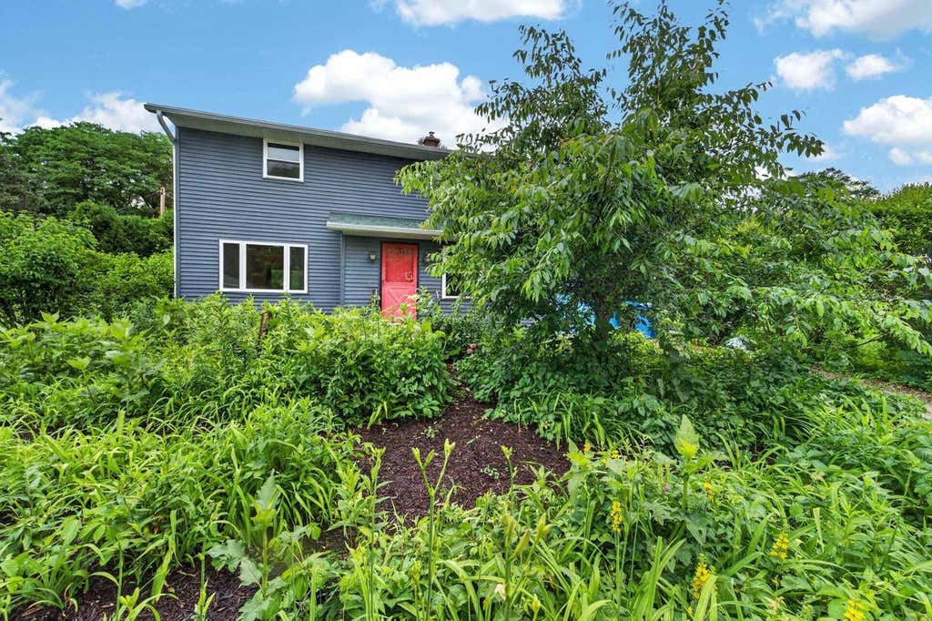 Photo of 1605 Maple STREET, Middleton, WI 53562 (MLS # 2025917)
