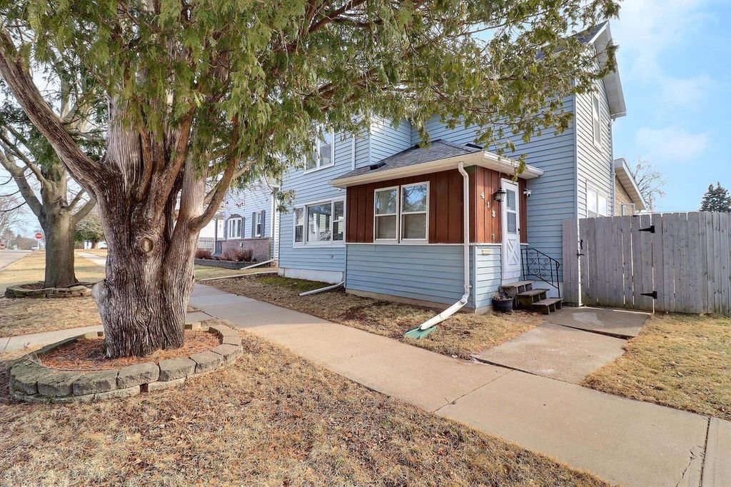 Photo of 413 W 6th STREET, Kaukauna, WI 54130 (MLS # 50321910)