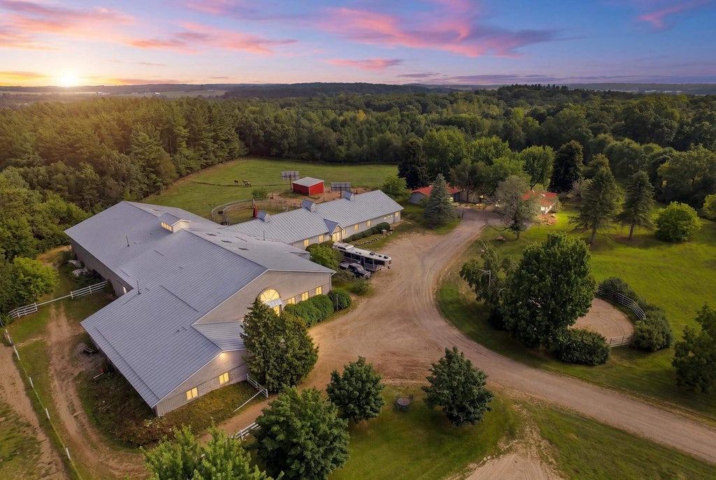 Photo of 6900 Red Fox TRAIL, Stevens Point, WI 54482 (MLS # 22604101)