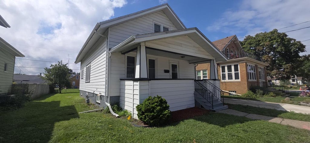 Photo of 4606 22nd AVENUE, Kenosha, WI 53140 (MLS # 1979544)