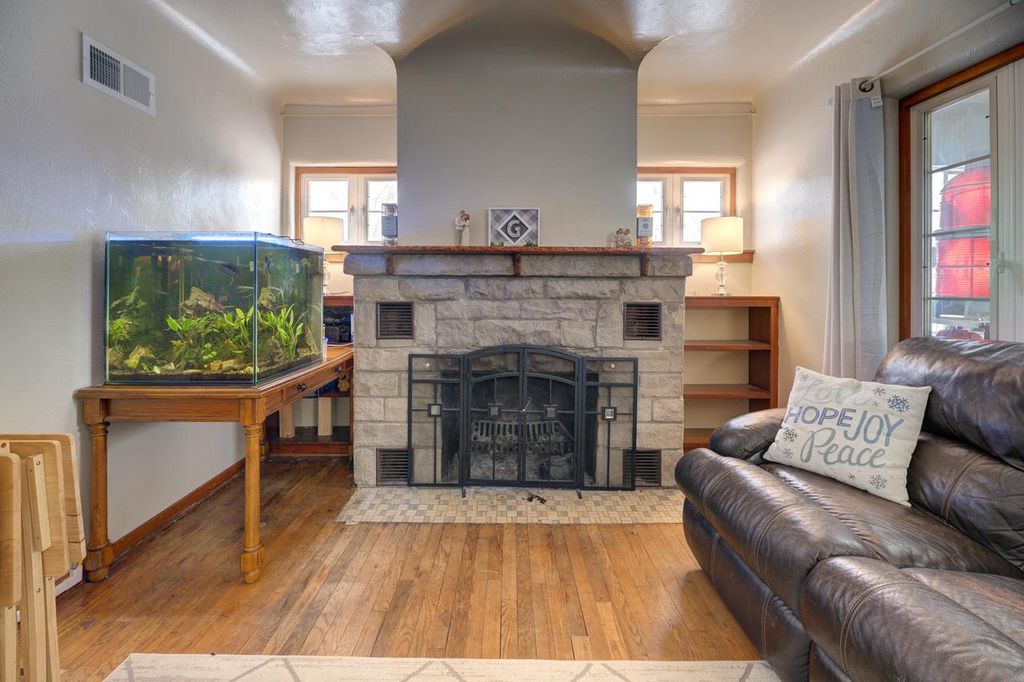 Photo of 1518 Laurel AVENUE, Janesville, WI 53548 (MLS # 2015088)