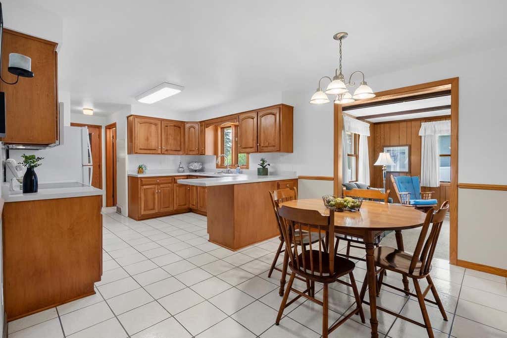 Photo of 935 Marvelle LANE, Green Bay, WI 54304 (MLS # 50329025)
