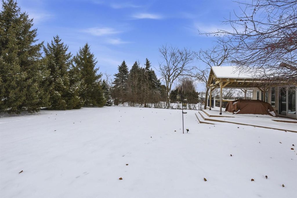 Photo of W5946 Sweet Pea DRIVE, Appleton, WI 54915 (MLS # 50319552)