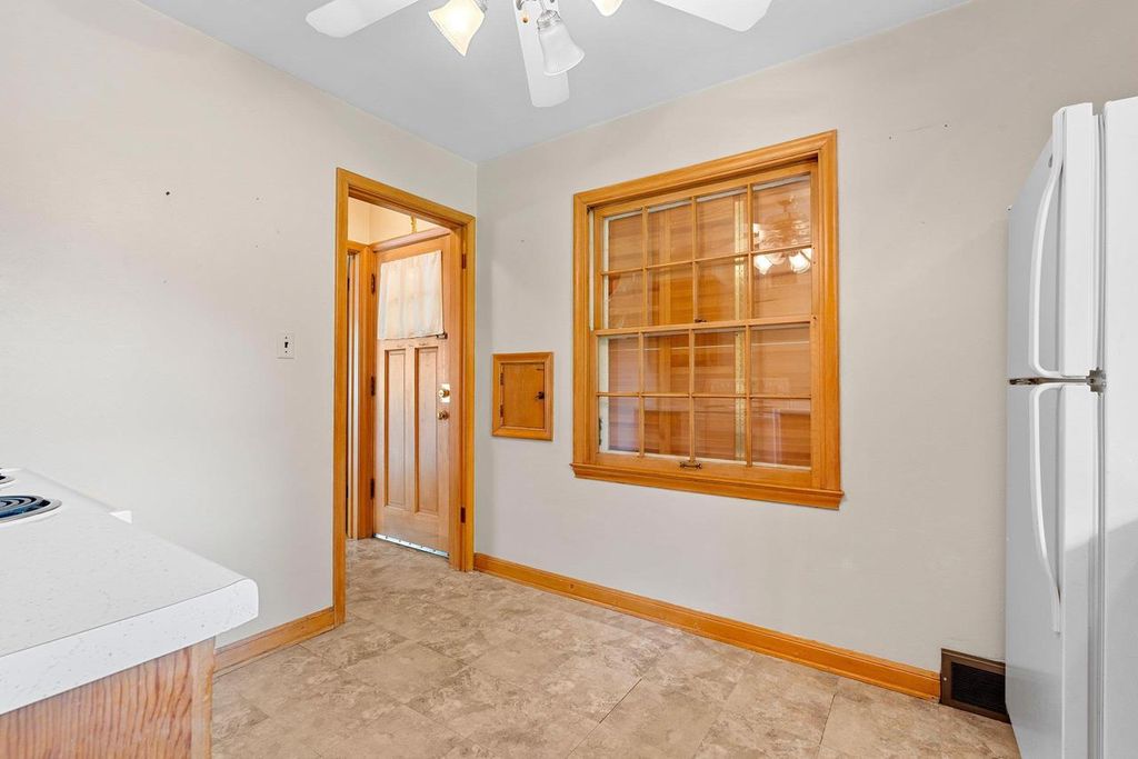 Photo of 6339 N Bay Ridge AVENUE, Whitefish Bay, WI 53217 (MLS # 50324060)