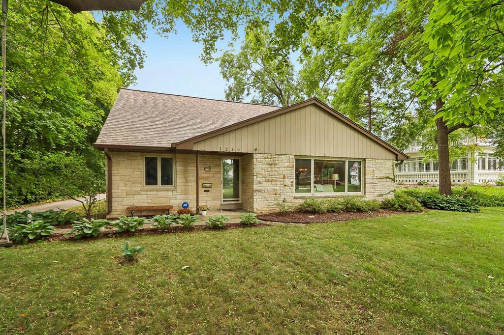 Photo of 1210 E Broadway, Waukesha, WI 53186 (MLS # 1975308)