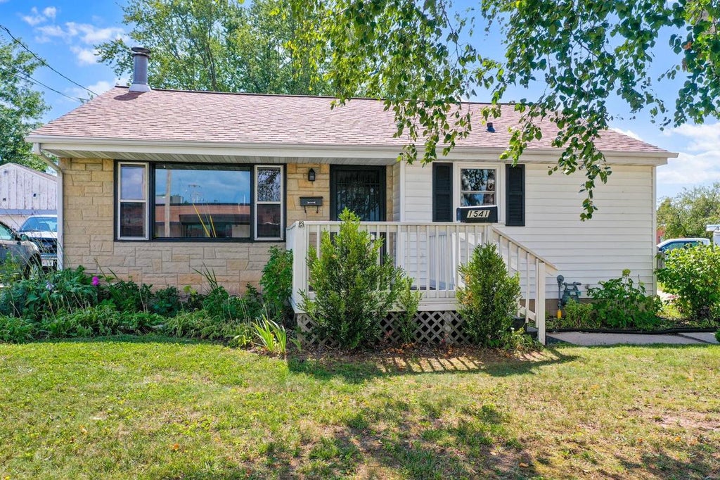Photo of 1541 Western AVENUE, Green Bay, WI 54303 (MLS # 50331762)