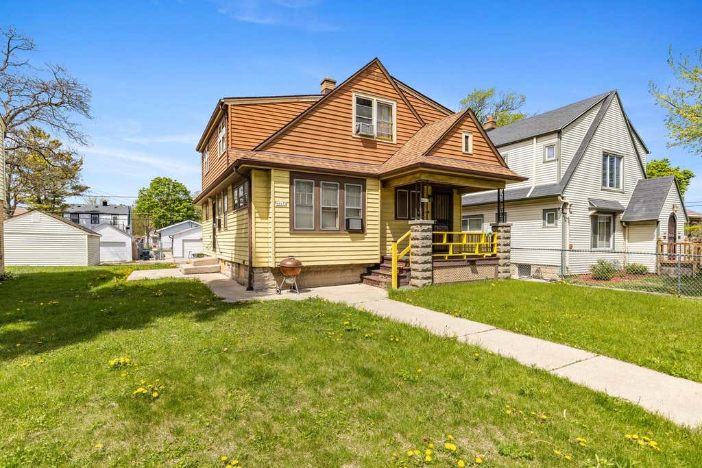 Photo of 4617 N 24th STREET #A, Milwaukee, WI 53209 (MLS # 1962242)