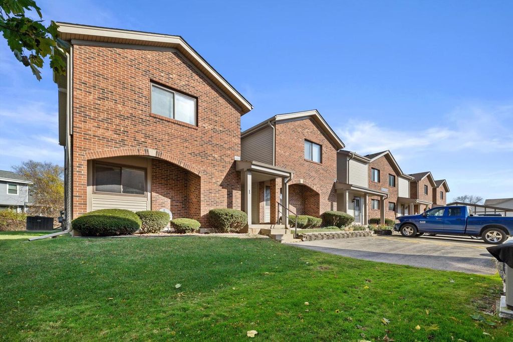 Photo of 5632 Cambridge LANE #1, Mount Pleasant, WI 53406 (MLS # 1942093)